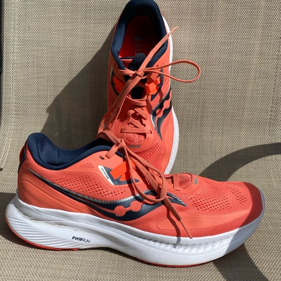 Saucony Shoes - Saucony Guide 15 Women’s size 9.5